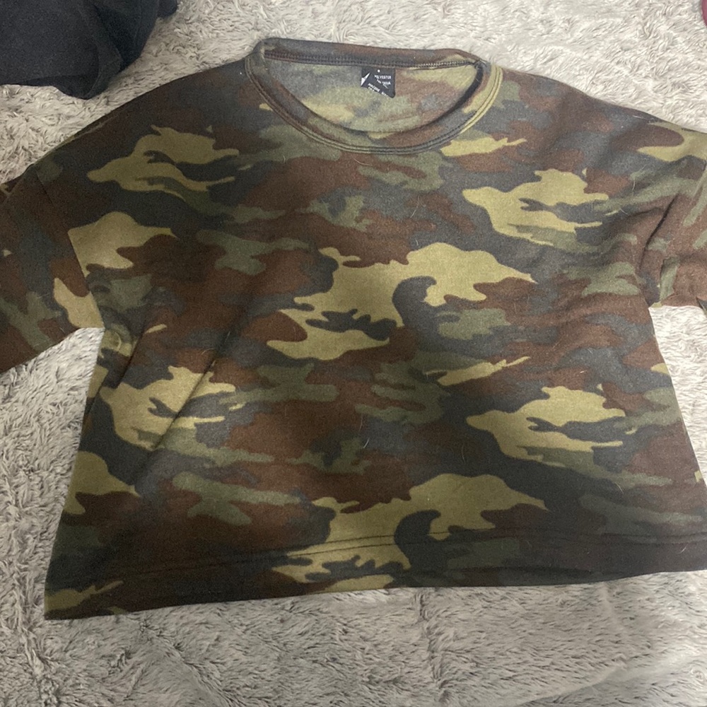 Camo cropped sweater